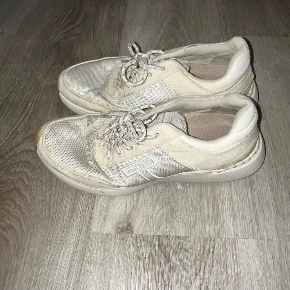 Toms women size